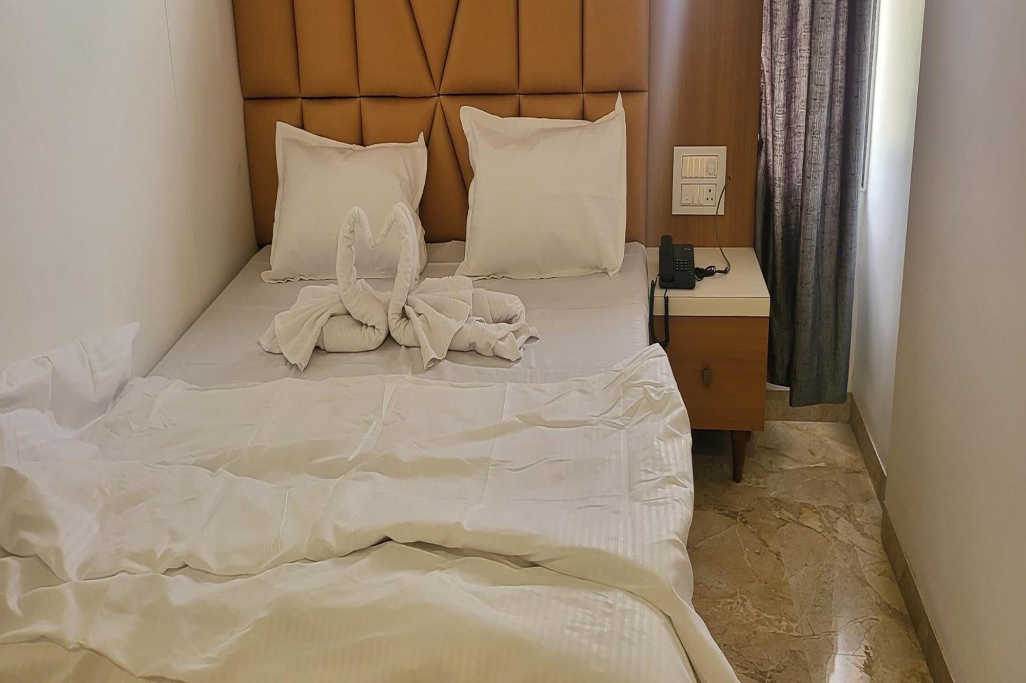 Hotel Ruchi Executive ซาตารา ภายนอก รูปภาพ