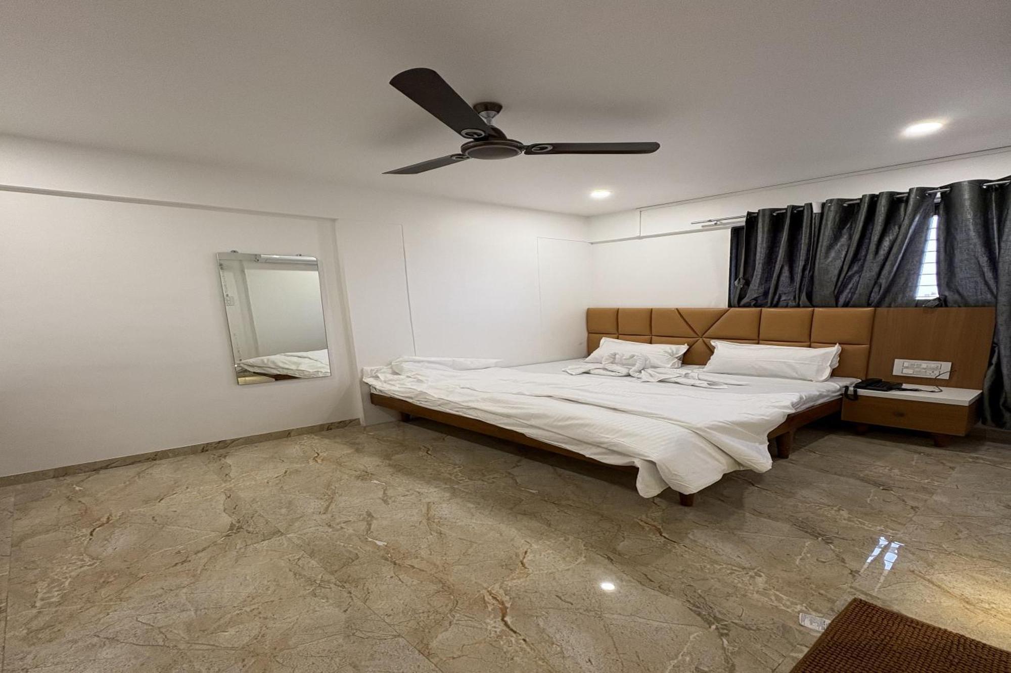 Hotel Ruchi Executive ซาตารา ภายนอก รูปภาพ